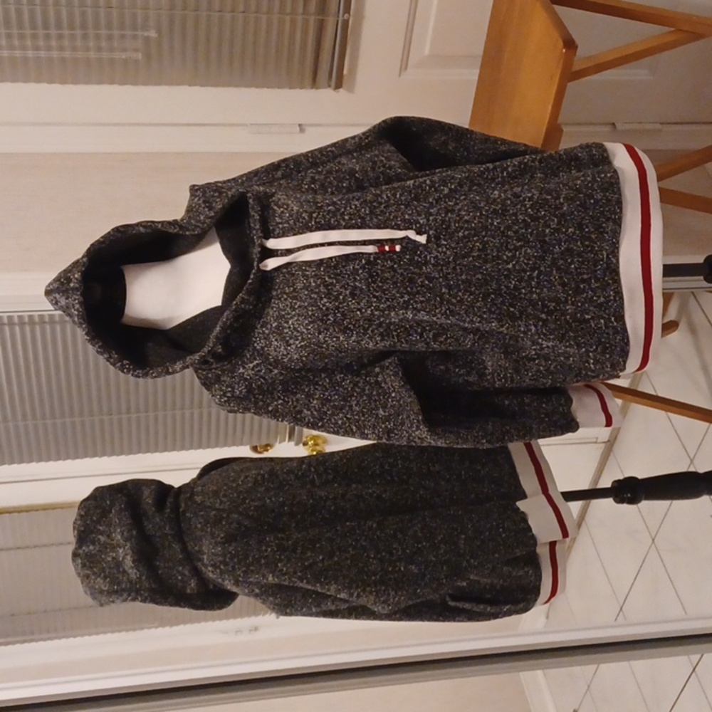 4/$80 Dark Gray Heathered Hoodie - Size 1X (US16)